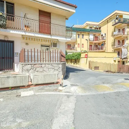 Dharma Apartment Apartman *