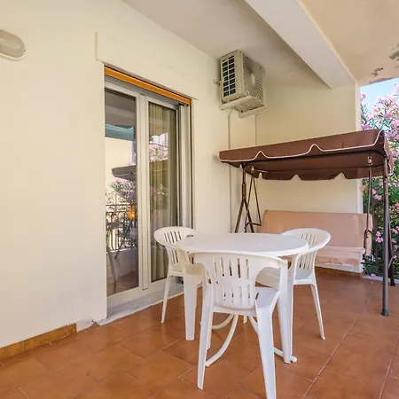 Dharma Apartment Apartman Giardini Naxos